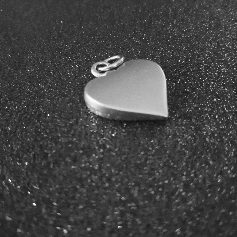 Vintage classic Heart charm 80s Silver color Womens Jewelry - Picture 2 of 6